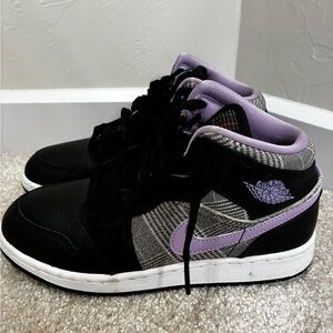 Nike High-Top Sneakers in Black and Purple Plaid